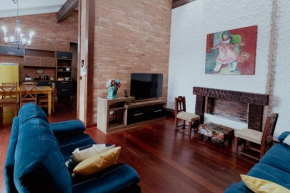 Ótima casa ampla em localização privilegiada!
